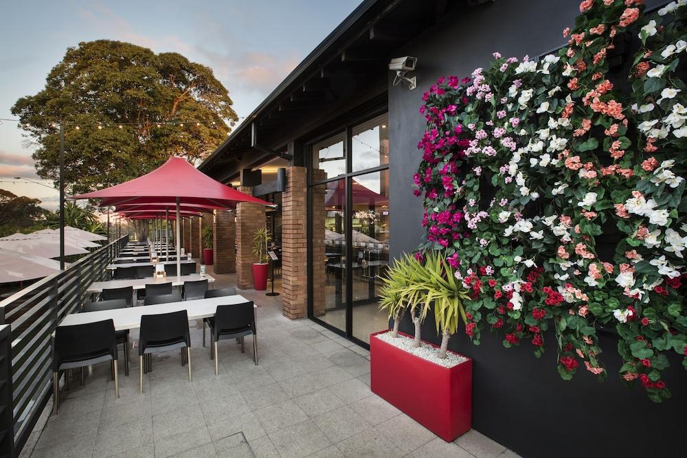 Nightcap At The Ranch Hotel Macquarie Park Екстериор снимка